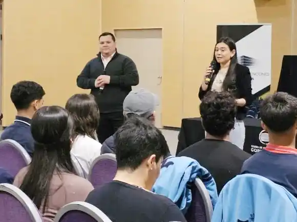 Jóvenes líderes se capacitan en el Concejo Deliberante Juvenil de Concordia