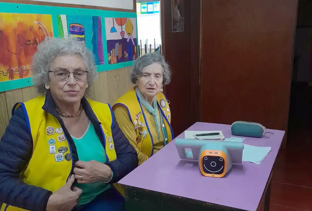 Integrantes de Leones. Con el equipo de control visual