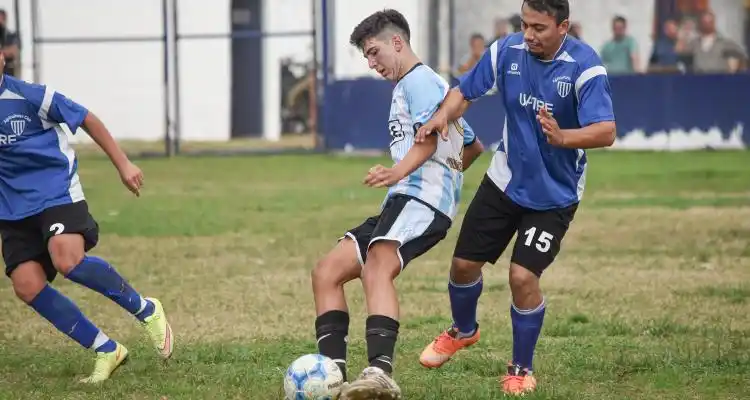 Las Palmeras sacó chapa y sigue en Primera A