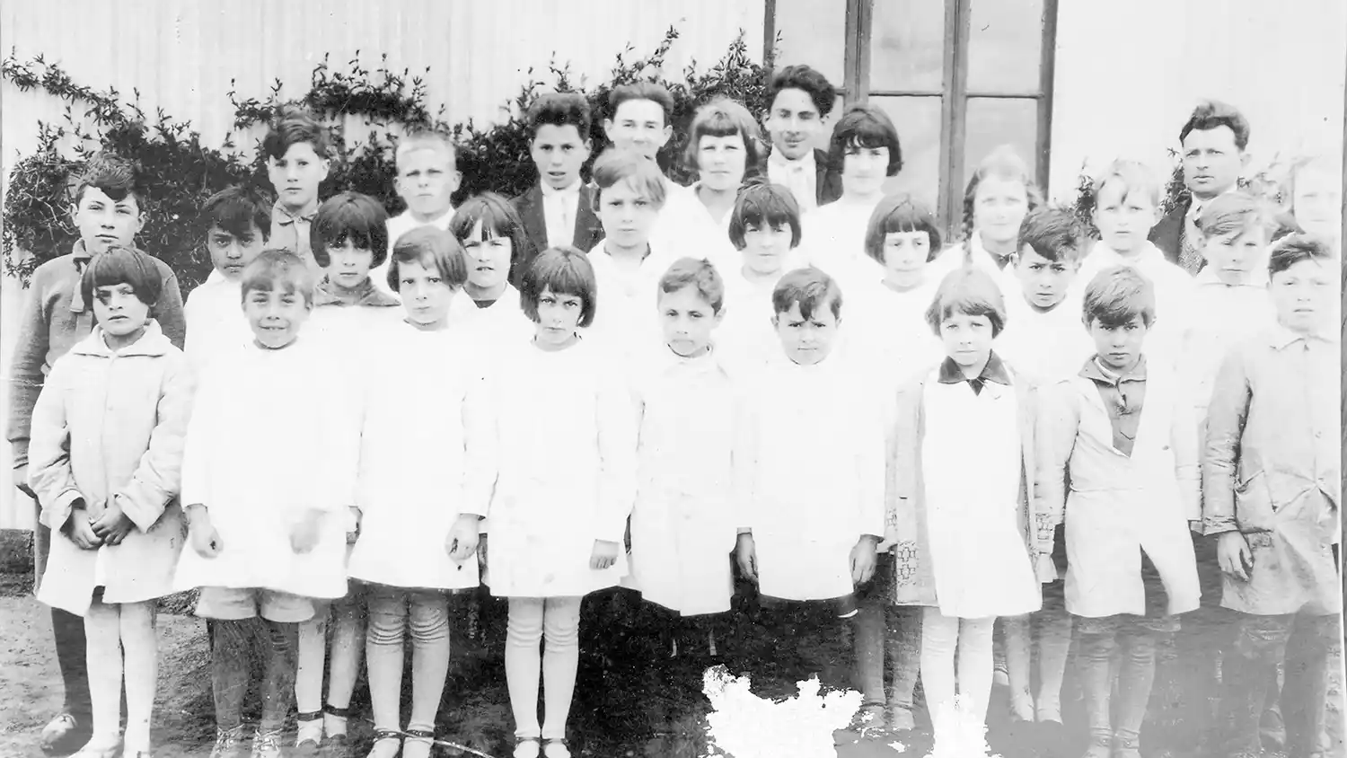 Primera promoción. Escuela Nº 105 de Lumb, fundada el 1º de junio de 1925
