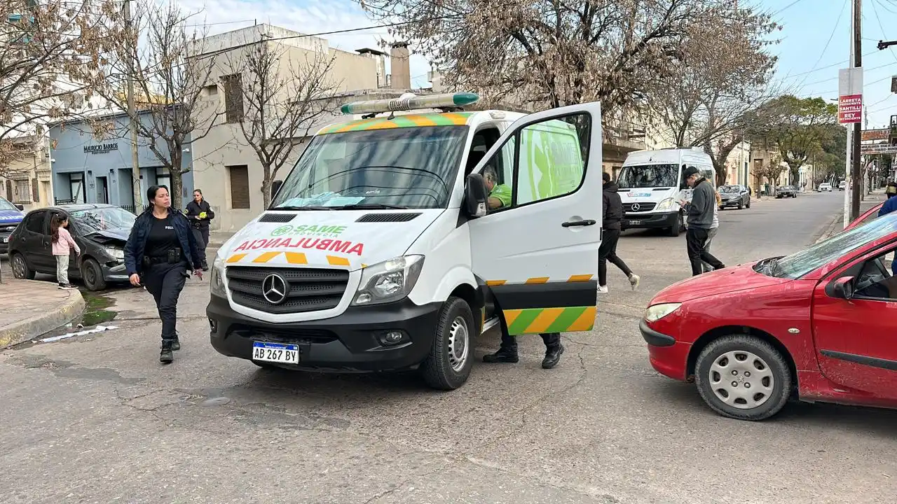 Chocaron dos autos en Saavedra y Belgrano