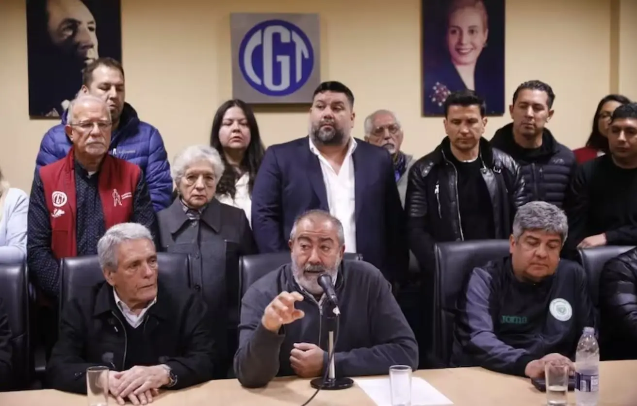 La CGT advirtió sobre las consecuencias del ajuste anunciado por el gobierno de Javier Milei.