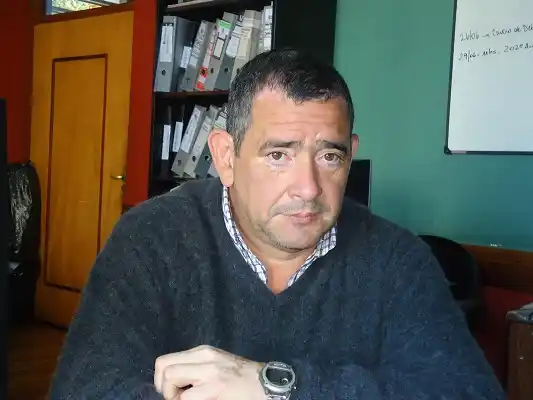 Vela le respondió a Rodríguez: "Cuando fue concejal por un año, no trató el tema"