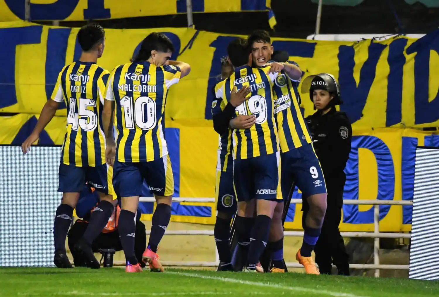 Empate caliente: Central y Colón igualaron 1-1 en el Gigante de Arroyito