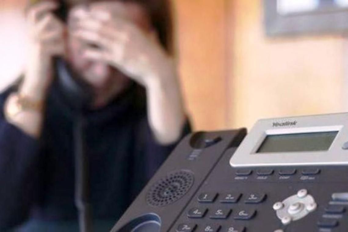 Jubilada entregó 25 mil dólares a falso empleado bancario