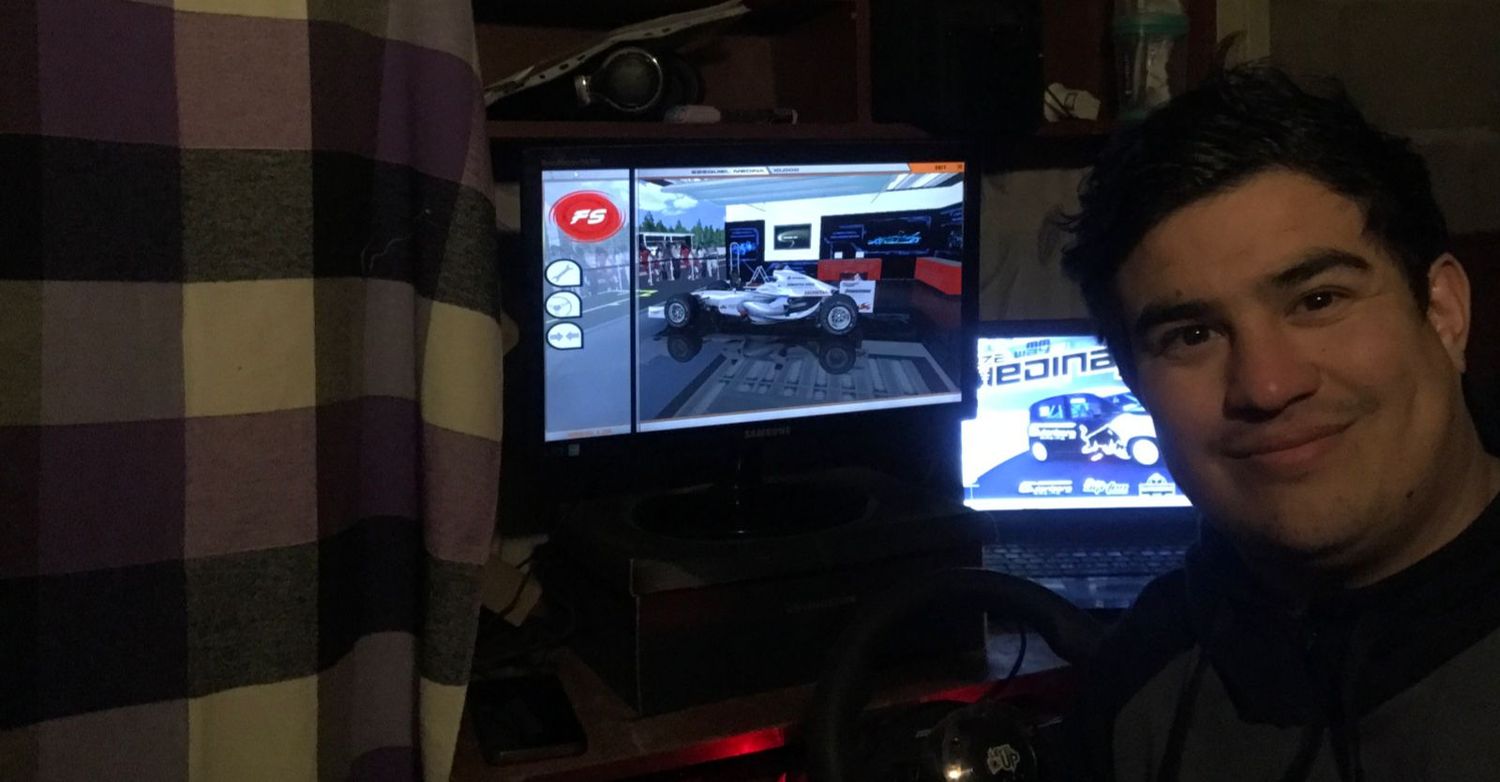 Ezequiel Medina, el venadense que compite a nivel internacional en Sim Racing.