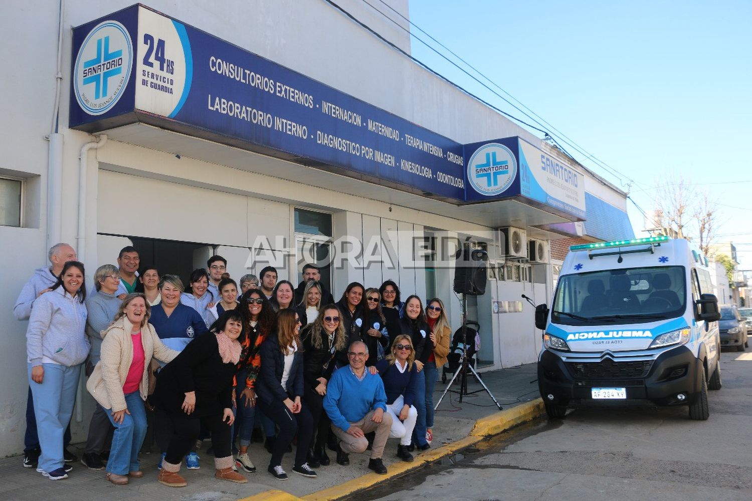 La Cooperativa Médica Jeannot Sueyro presentó una nueva ambulancia de Alta Complejidad