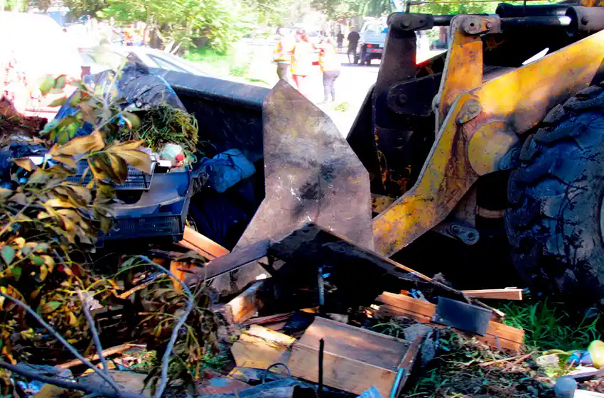 Levantaron más de 4 mil toneladas de residuos: "Son microbasurales y restos de poda"