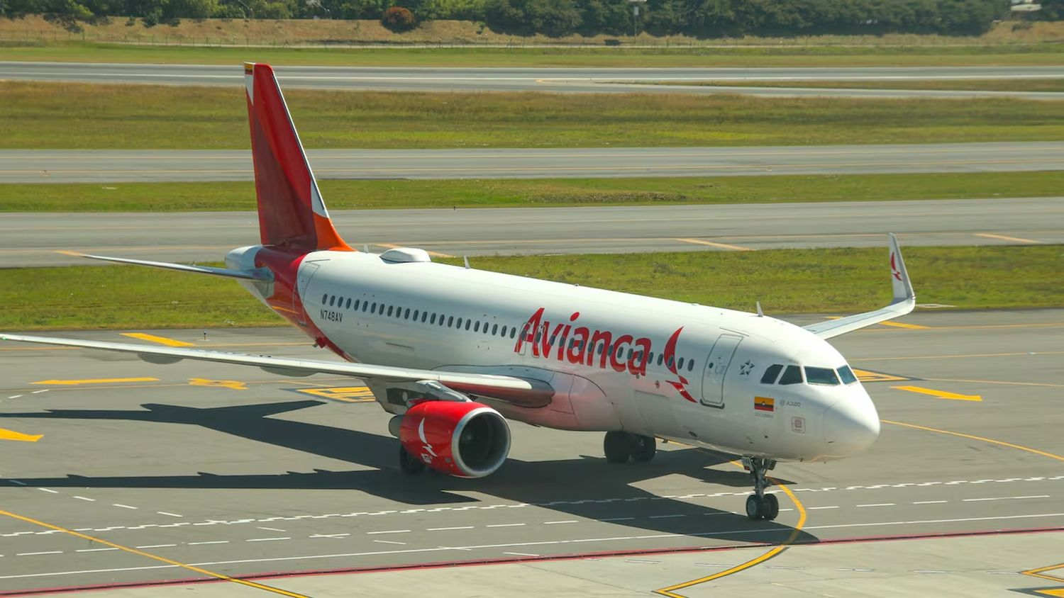 La aerolínea Avianca solicitó operar vuelos internacionales en Rosario, Córdoba y Mendoza