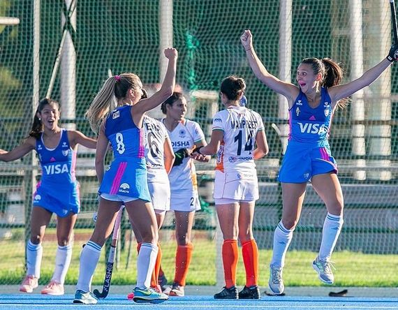 Brisa Bruggesser anotó  en el empate ante India