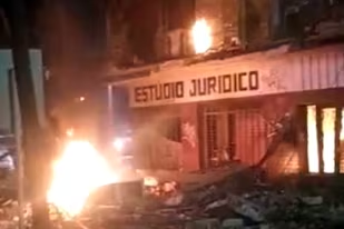 Explosión en Tres de Febrero: el dueño de la casa destruida apuntó contra el municipio
