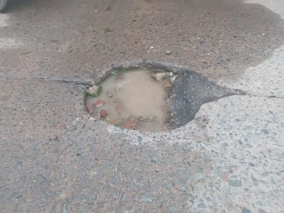 Pérdida de agua en calle San Martín al 700