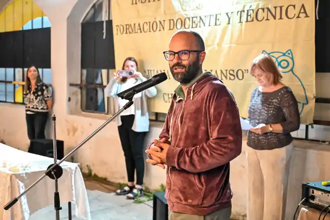 Nuevos profesionales para Chascomús: El ISFDyT N° 57 celebró su acto de colación