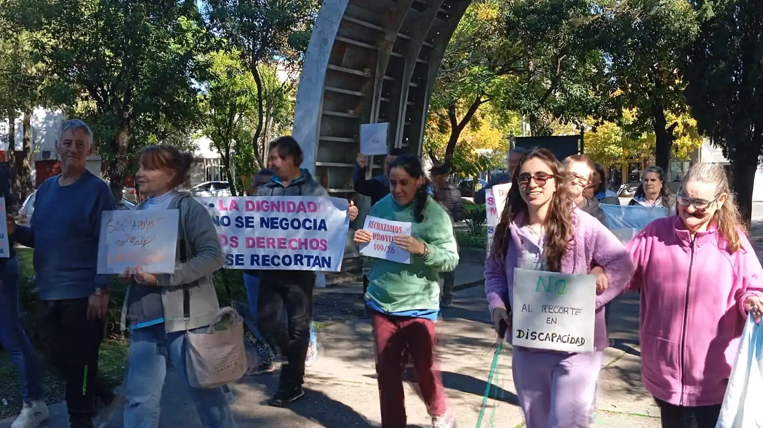 Crespo: organizaciones vinculadas a la discapacidad se movilizaron en rechazo a cambios en la ley de emergencia