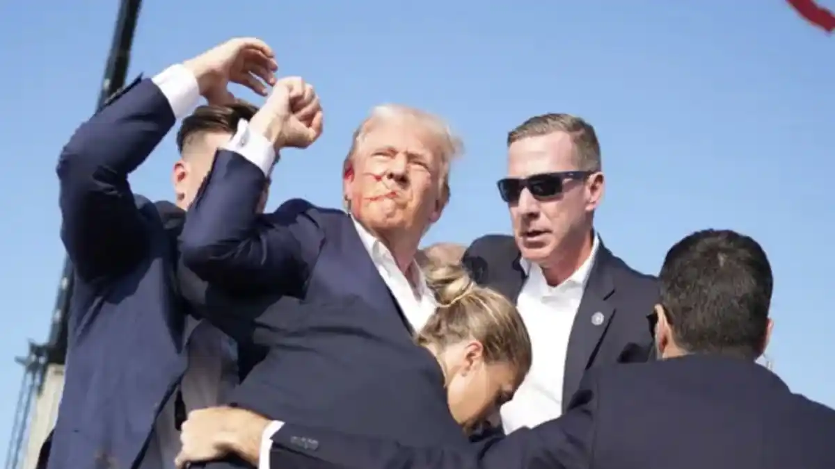 DONALD TRUMP REGRESA convertido en una estrella tras el atentado