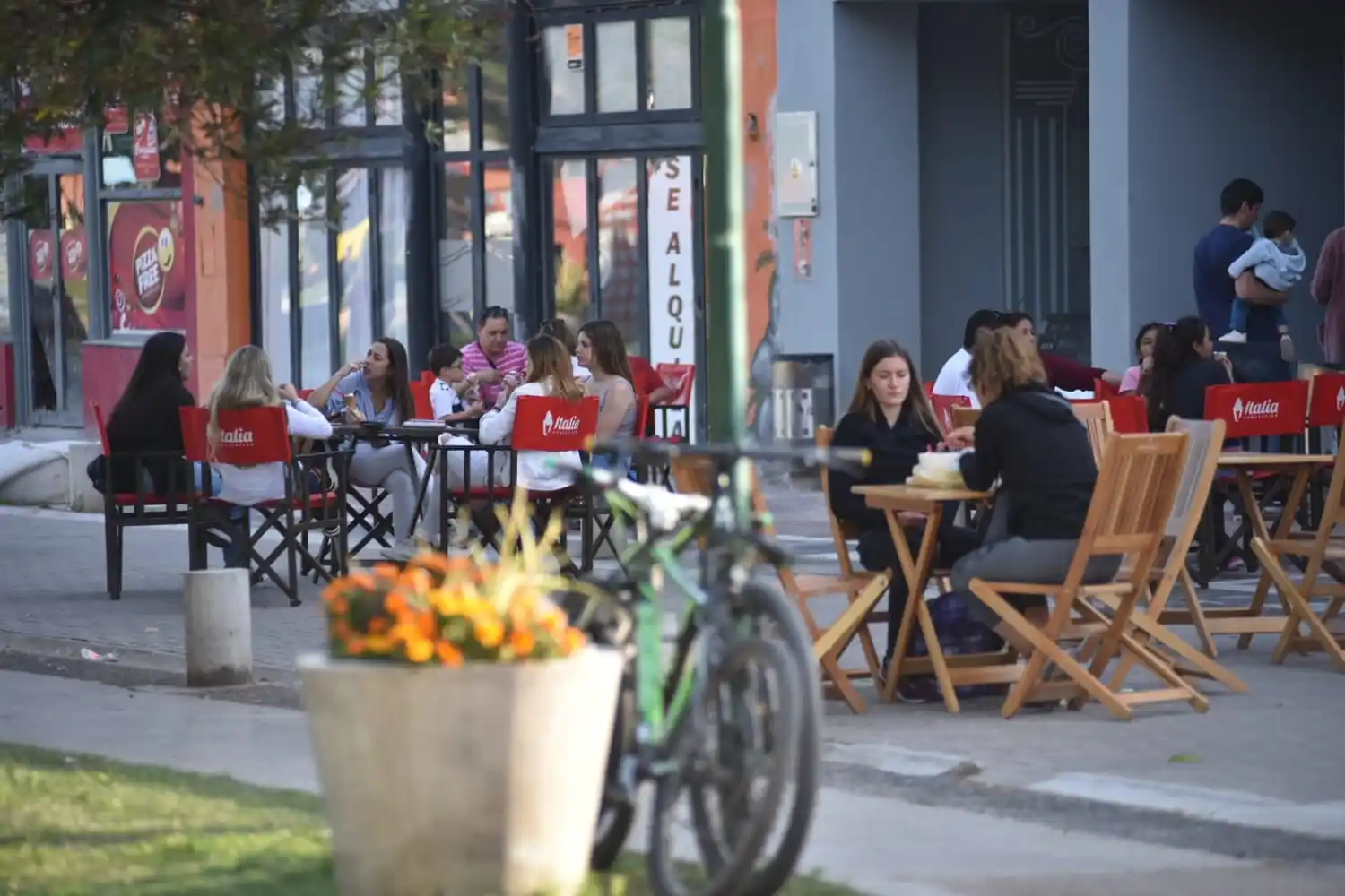 FEHGRA cumple 80 años de vida y la Asociación de Hoteleros y Gastronómicos de Gualeguaychú lo celebra