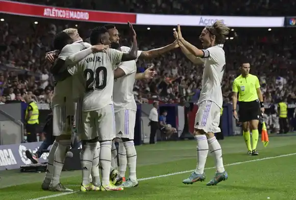 ¡A LO VINI JR.! Así celebró el Real Madrid al ganar el derbi capitalino
