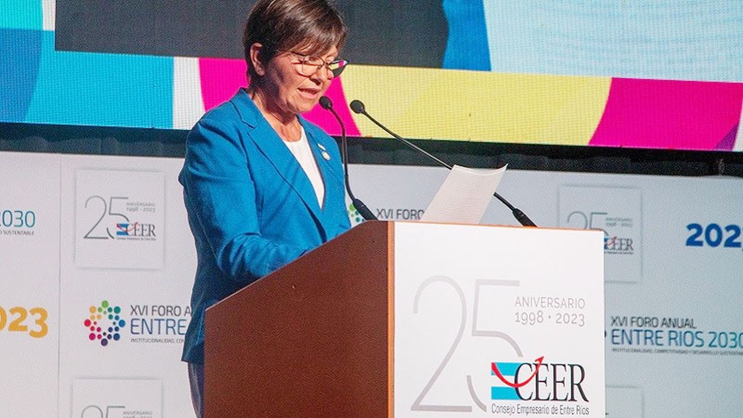 En su XVI foro anual, el CEER celebró 25 años de vida institucional