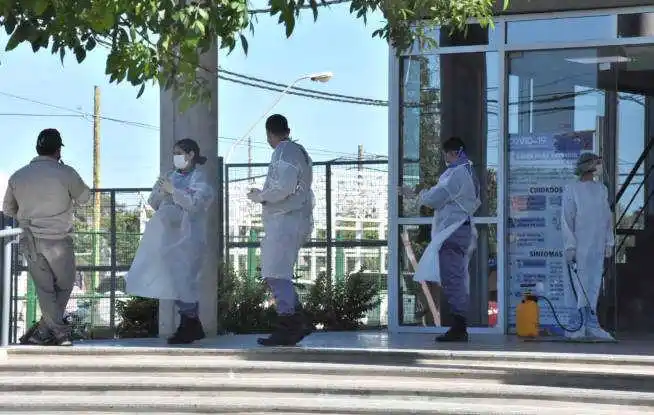 Informaron 3 fallecimientos y 525 nuevos casos