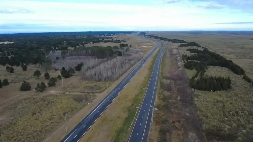 El sector entre Villa Gesell y el empalme con el Canal 5 registra un avance del 85%.