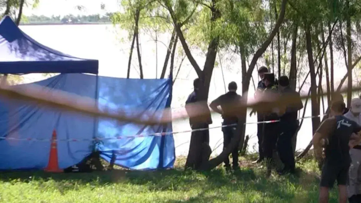La víctima, un hombre de entre 30 y 40 años, presentaba múltiples puñaladas