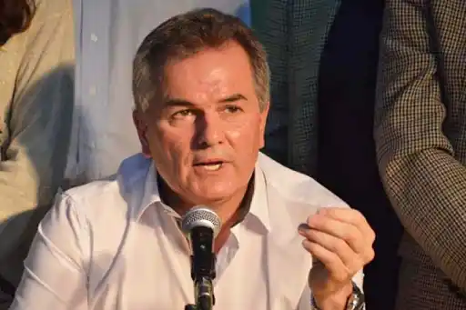 "¿La Matanza tiene mejores condiciones para abrir las clases que Puán?", se quejó un Intendente del interior