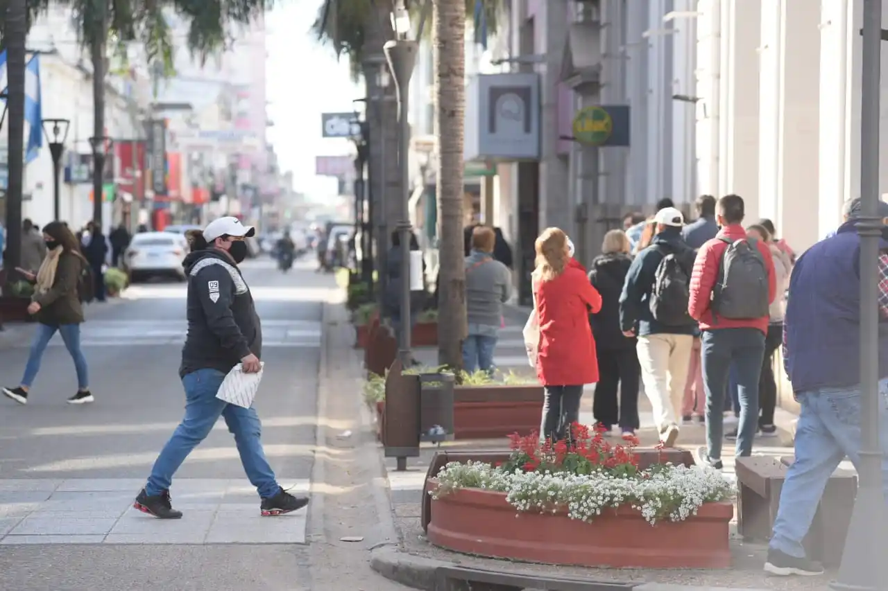Sin clases presenciales, rigen las nuevas aperturas en la ciudad