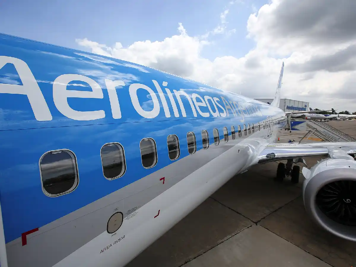 A partir del lunes, se restringen las operaciones aéreas en el país