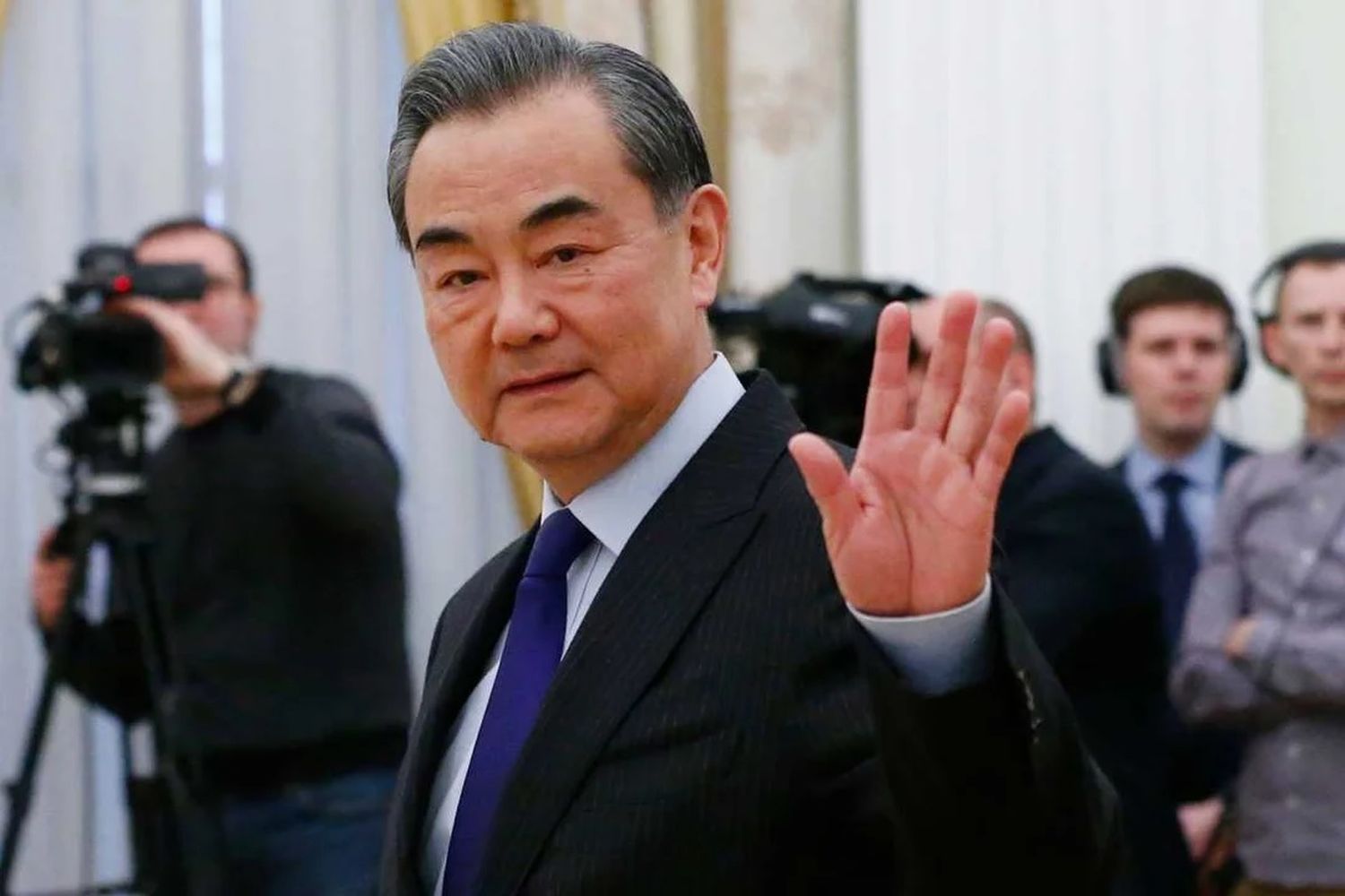 Wang Yi actuó por China.