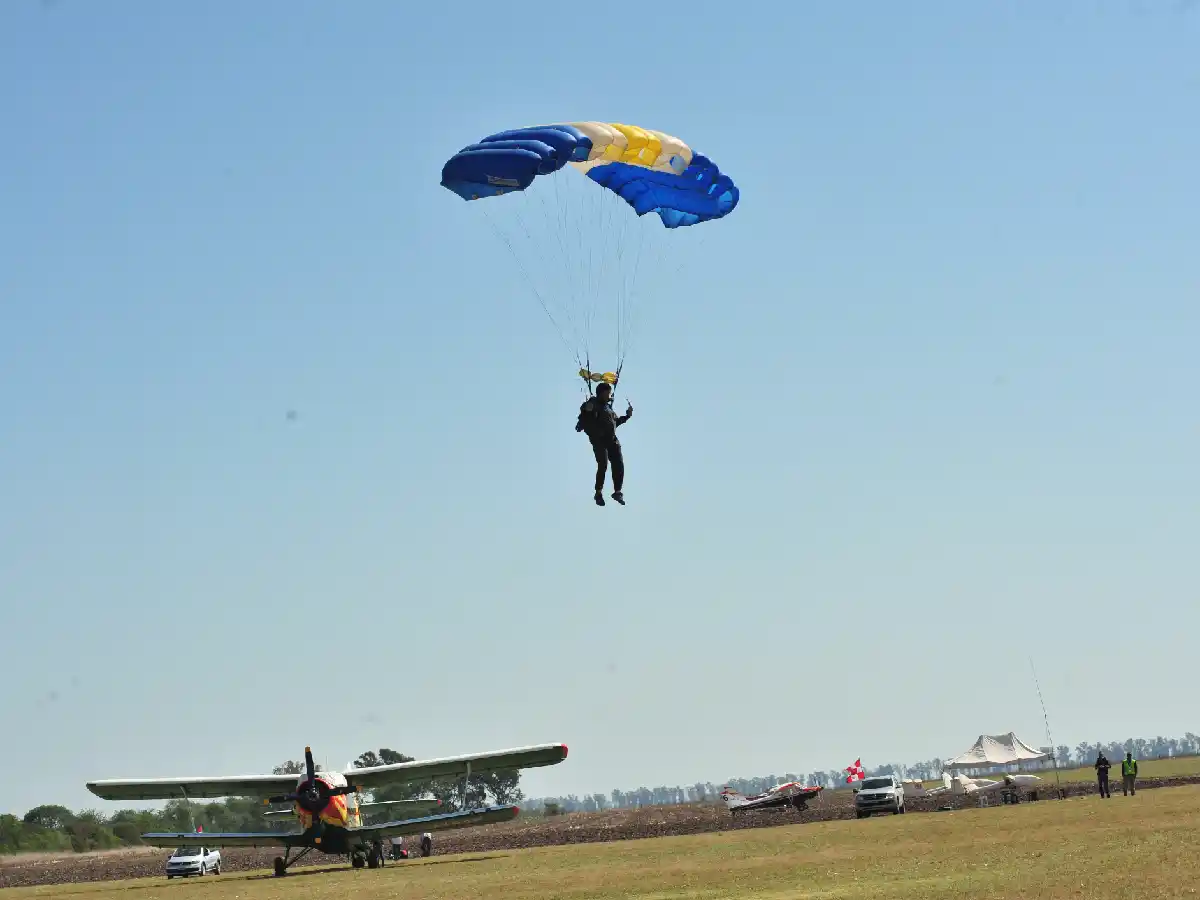 El espectáculo aéreo llenó de fiesta el cielo sanfrancisqueño 