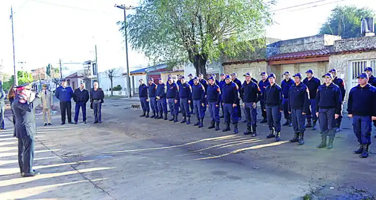 Emotivo acto por el día de Bomberos Voluntarios