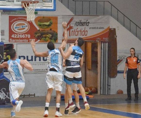 Ferro recibe a Regatas sin público