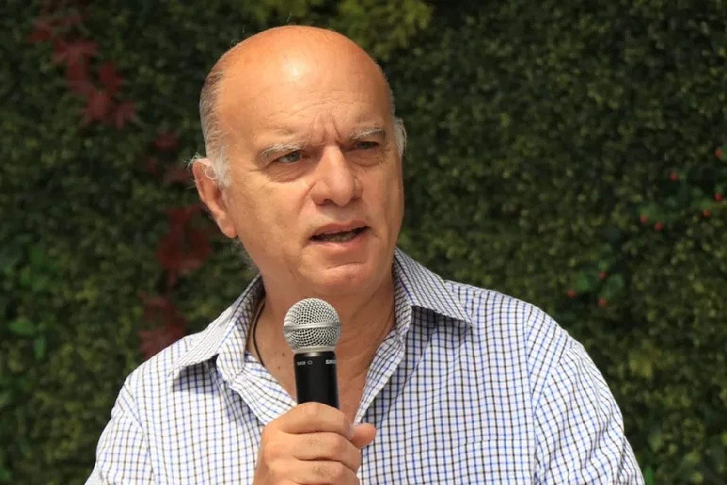 Grindetti pidió reunirse con Batakis “para hacerle llegar la preocupación de los lanusenses”
