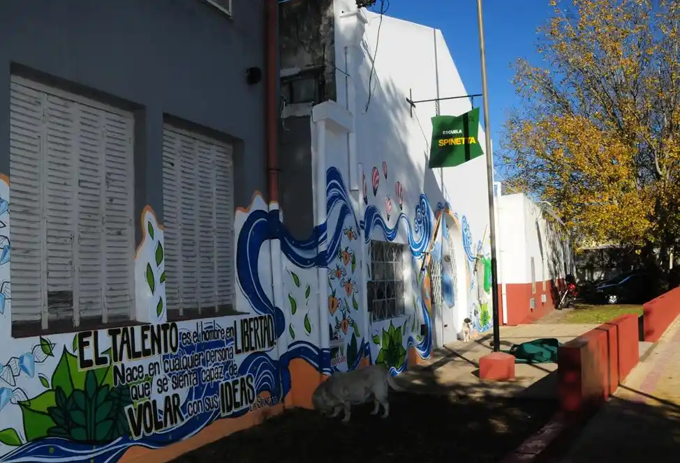 La Secundaria 15 ya tiene nombre propio: los alumnos eligieron Luis Alberto Spinetta