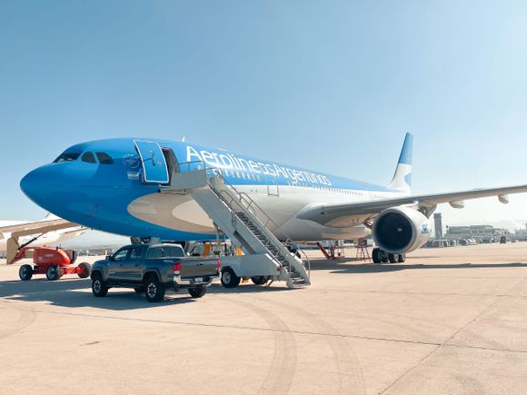 Aerolíneas Argentinas realizó un vuelo especial a Bilbao
