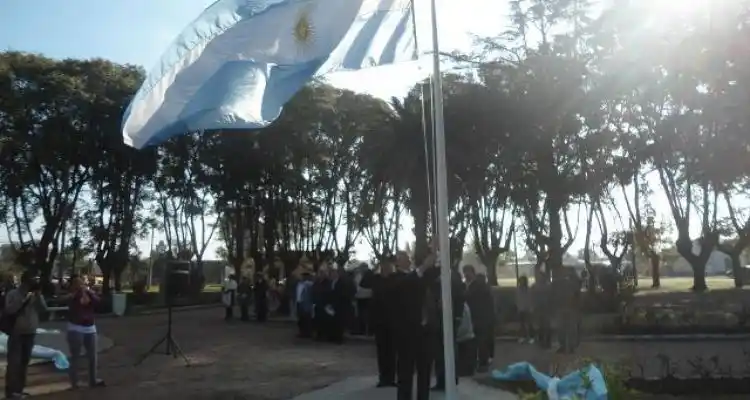Acto por el 25 de Mayo en Río Tala