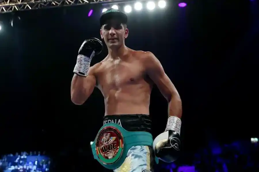 Ezequiel Maderna es campeón semipesado del Consejo Mundial del Boxeo