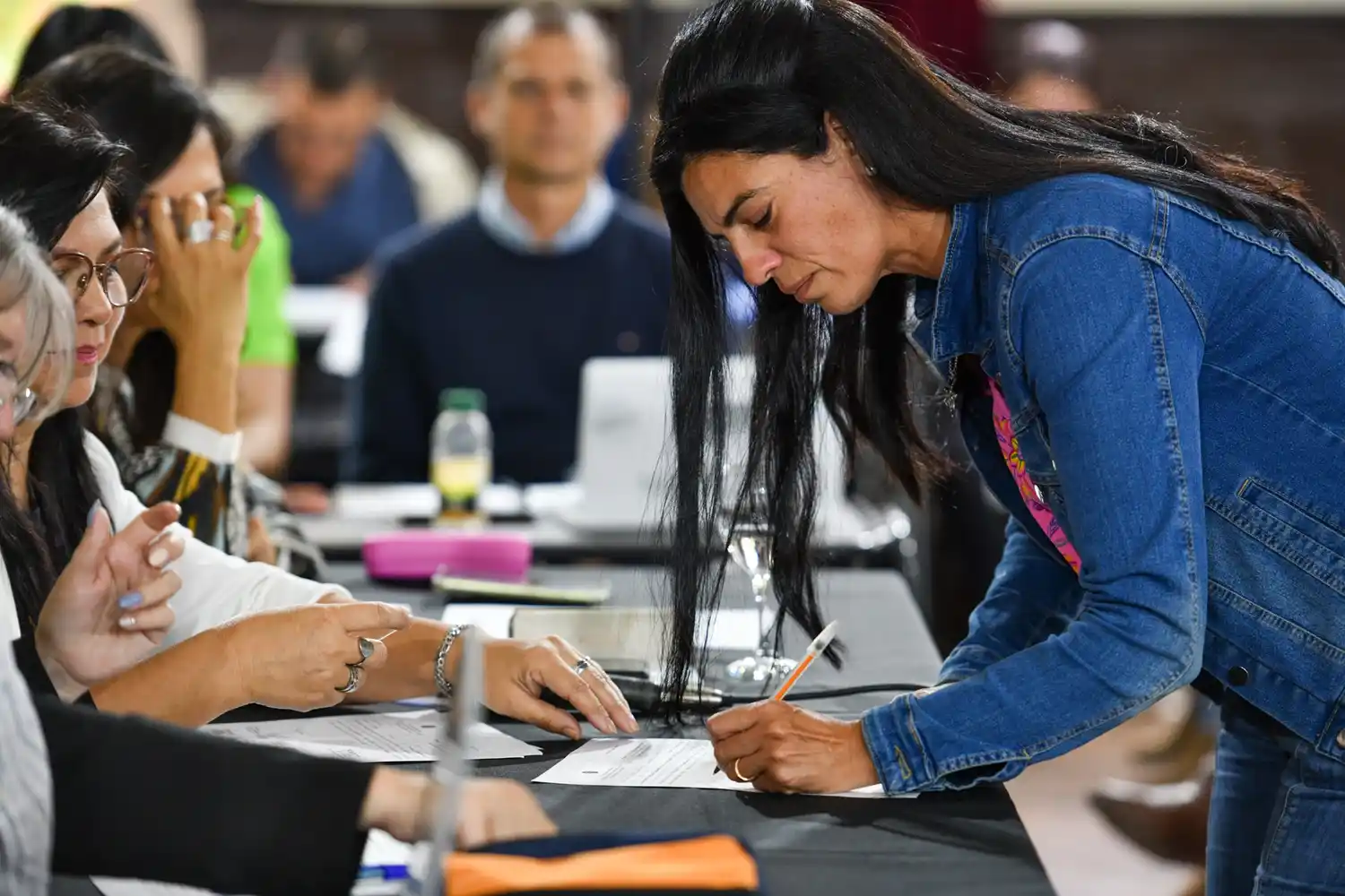 Titularizan más de 850 cargos directivos de Nivel Inicial y Primaria en la provincia