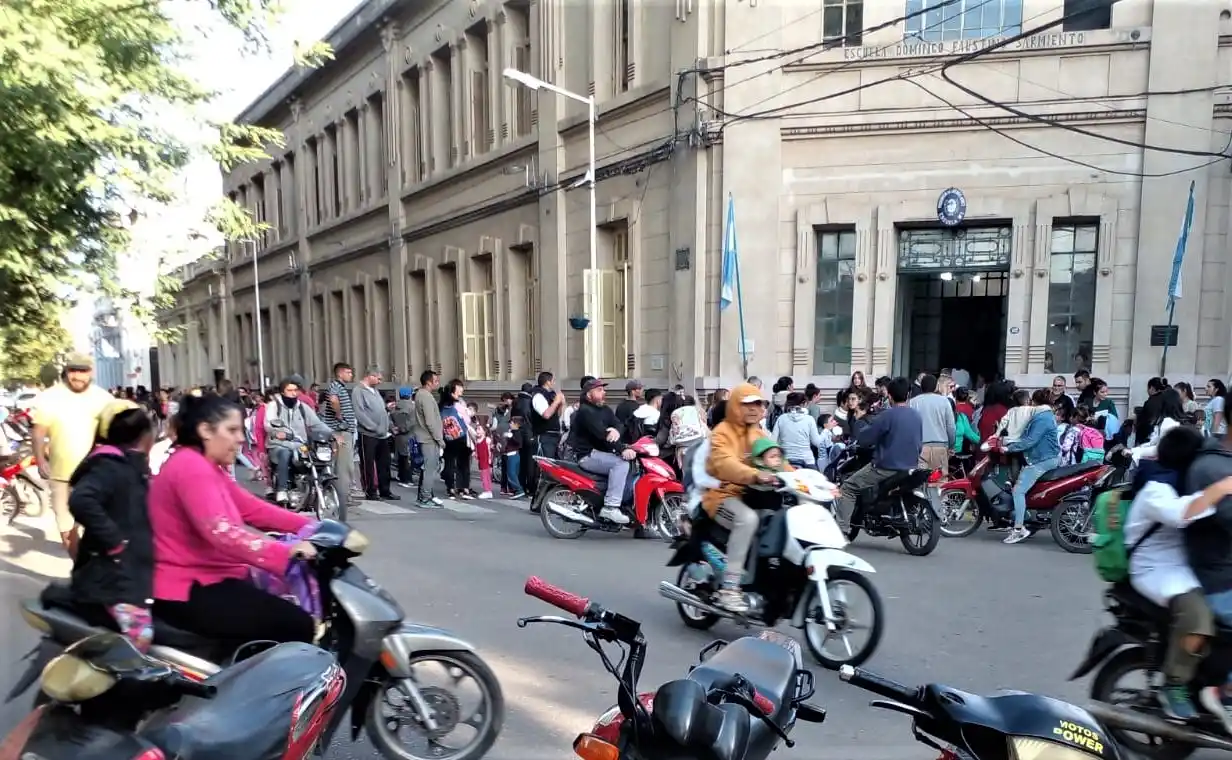 Directora golpeada: la Justicia prohibió a la agresora tener cualquier tipo de contacto con Valeria González