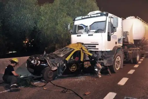Impactante accidente en la autopista Ricchieri: un muerto y dos heridos