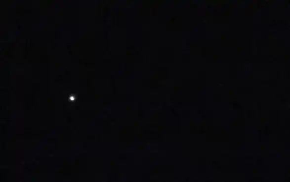 Otra vez: Una luz blanca volvió a aparecer en el cielo de Gualeguaychú
