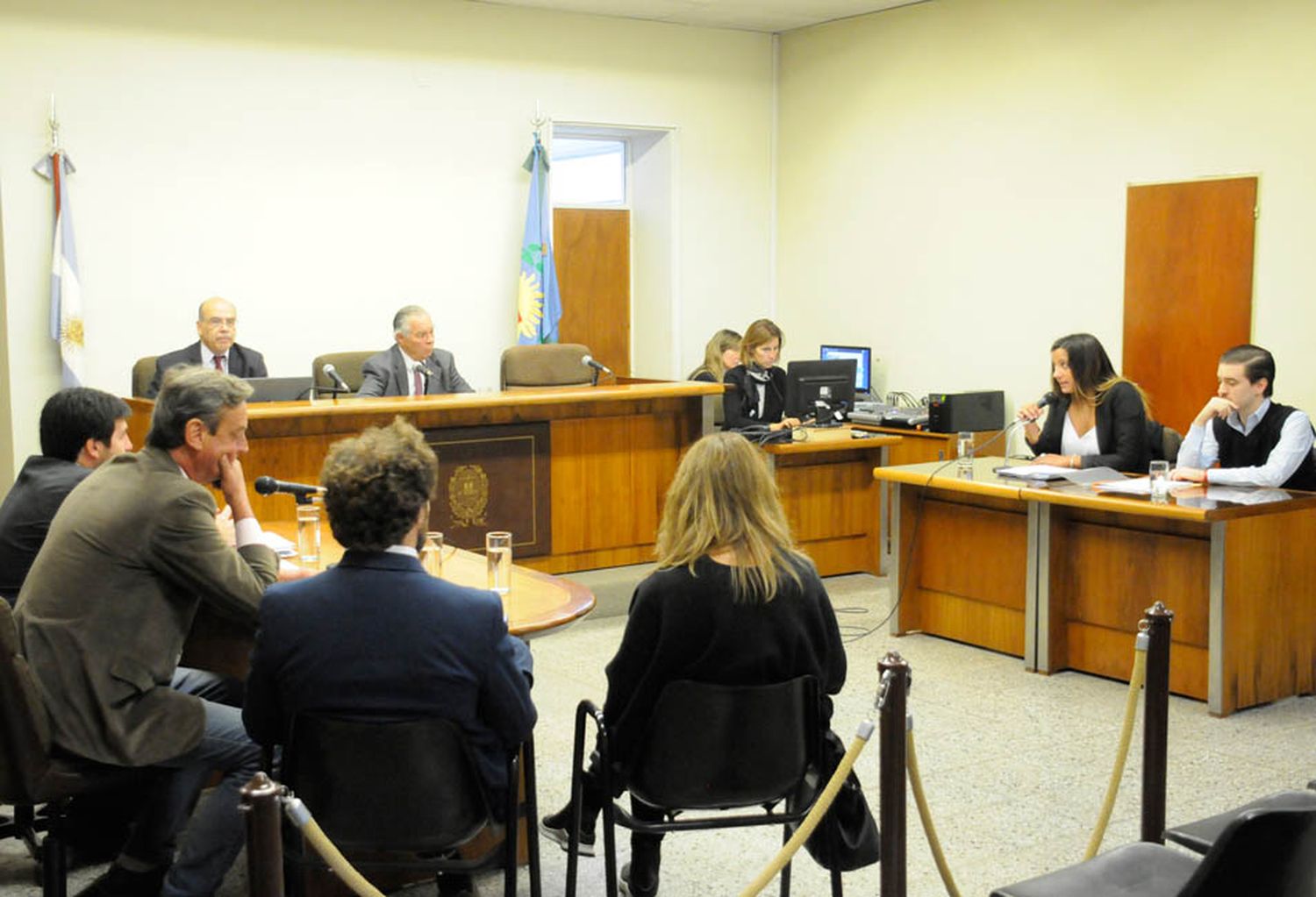 La Defensoría y el Ejecutivo plantearon sus argumentos ante los jueces en una audiencia por las obras del Mumbat