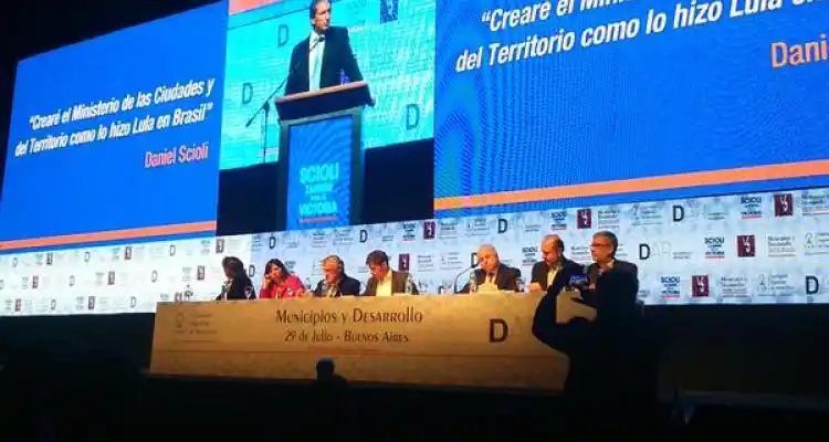 Giovanettoni y Baraybar presentes en encuentro de intendentes que encabezará Scioli
