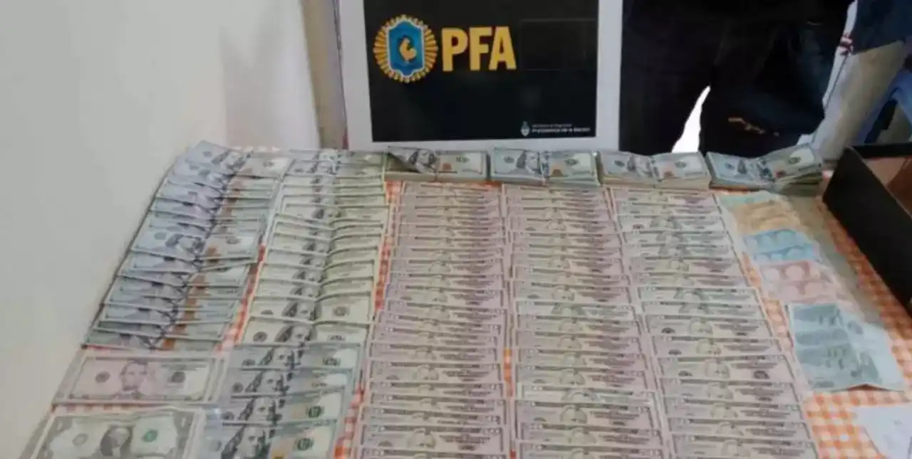 Hallaron 50 mil dólares y más de 7 millones de pesos tras allanar a punteros de la Corriente Clasista y Combativa 