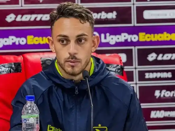 El hijo de Marcelo Gallardo fue denunciado por insultos racistas en el fútbol ecuatoriano