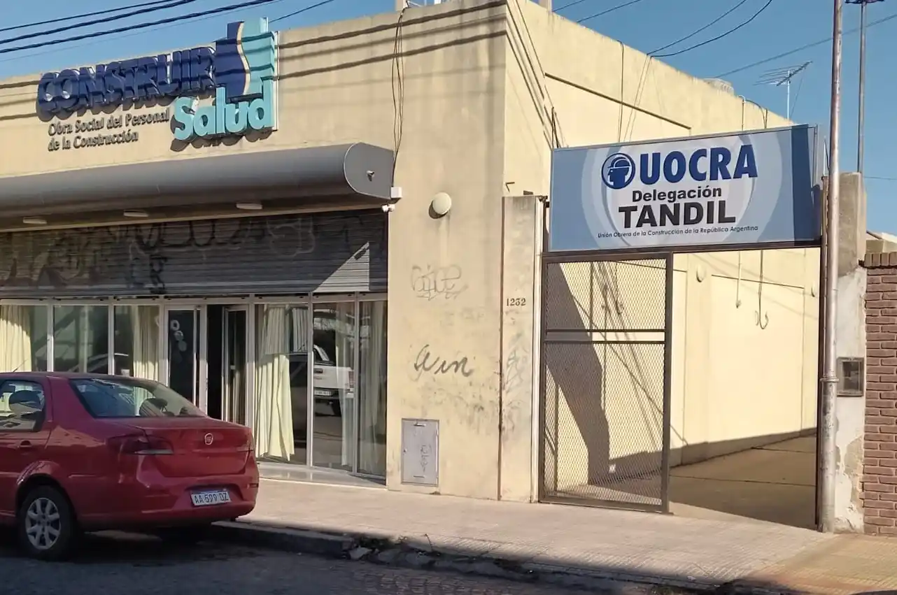 La sede gremial de Uocra ayer fue allanada por orden judicial y se secuestraron pruebas.