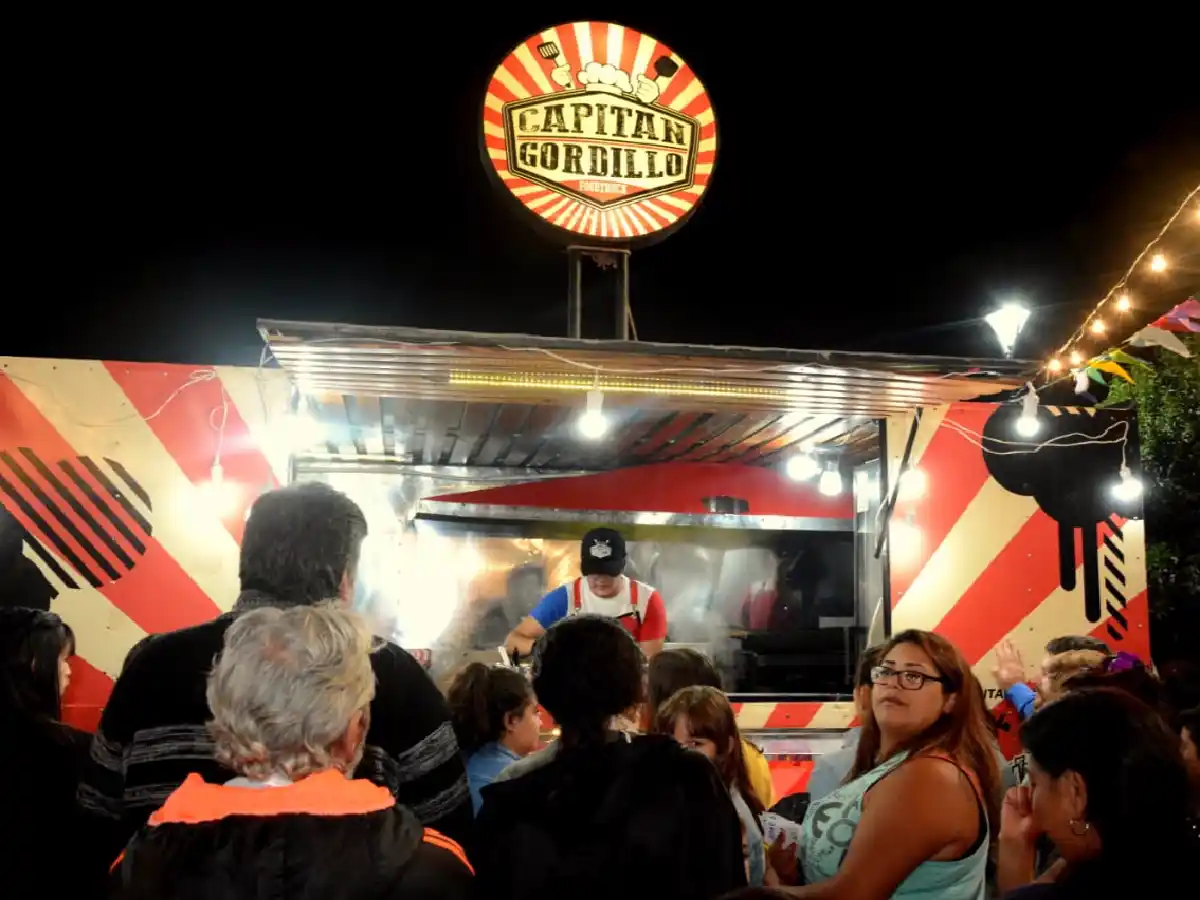 En La Francia, la gastronomía llega "sobre ruedas" 