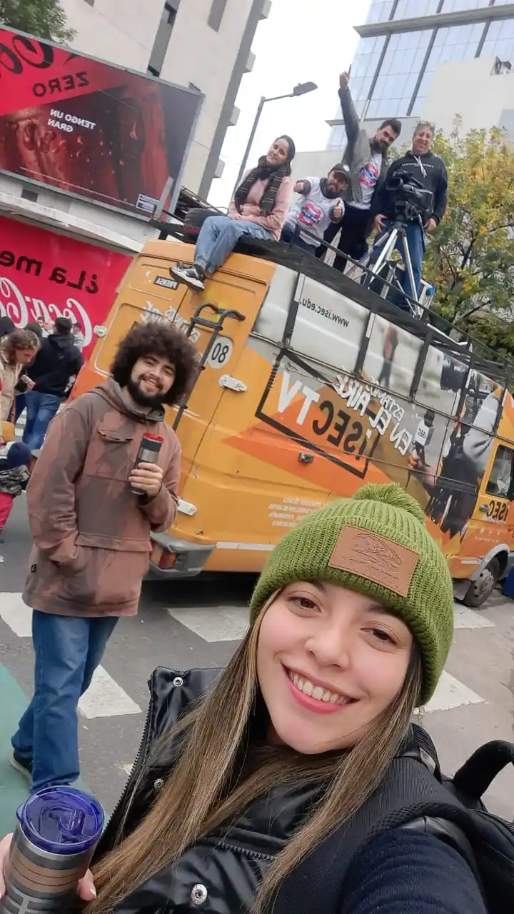 Los Nix fueron a transmitir al canal de "Migue" Granados.
