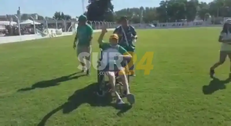Santa Isabel: pidió permiso en el geriátrico para ver la final y recibió la ovación del estadio