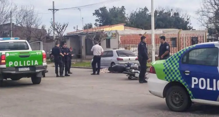 Un joven de 20 años murió en accidente de motos y le robaron la billetera